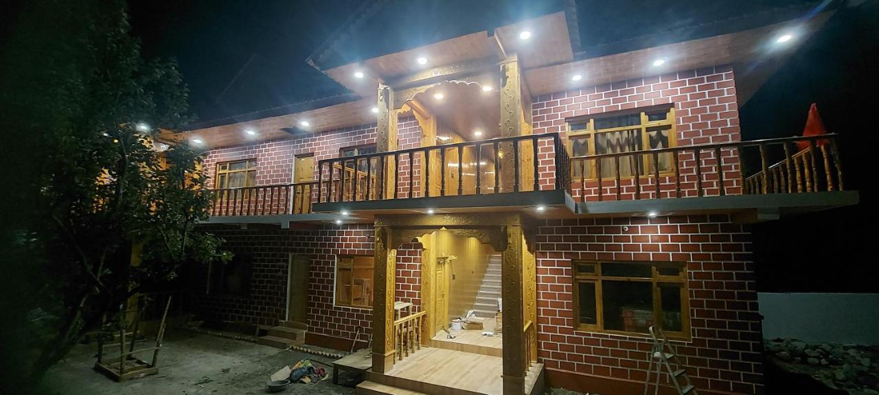 Hotel Royal Hillcrest Harsil ภายนอก รูปภาพ